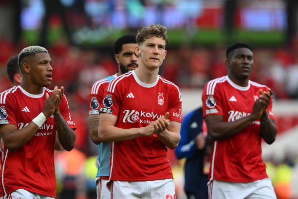 更加谨慎 更加谨慎