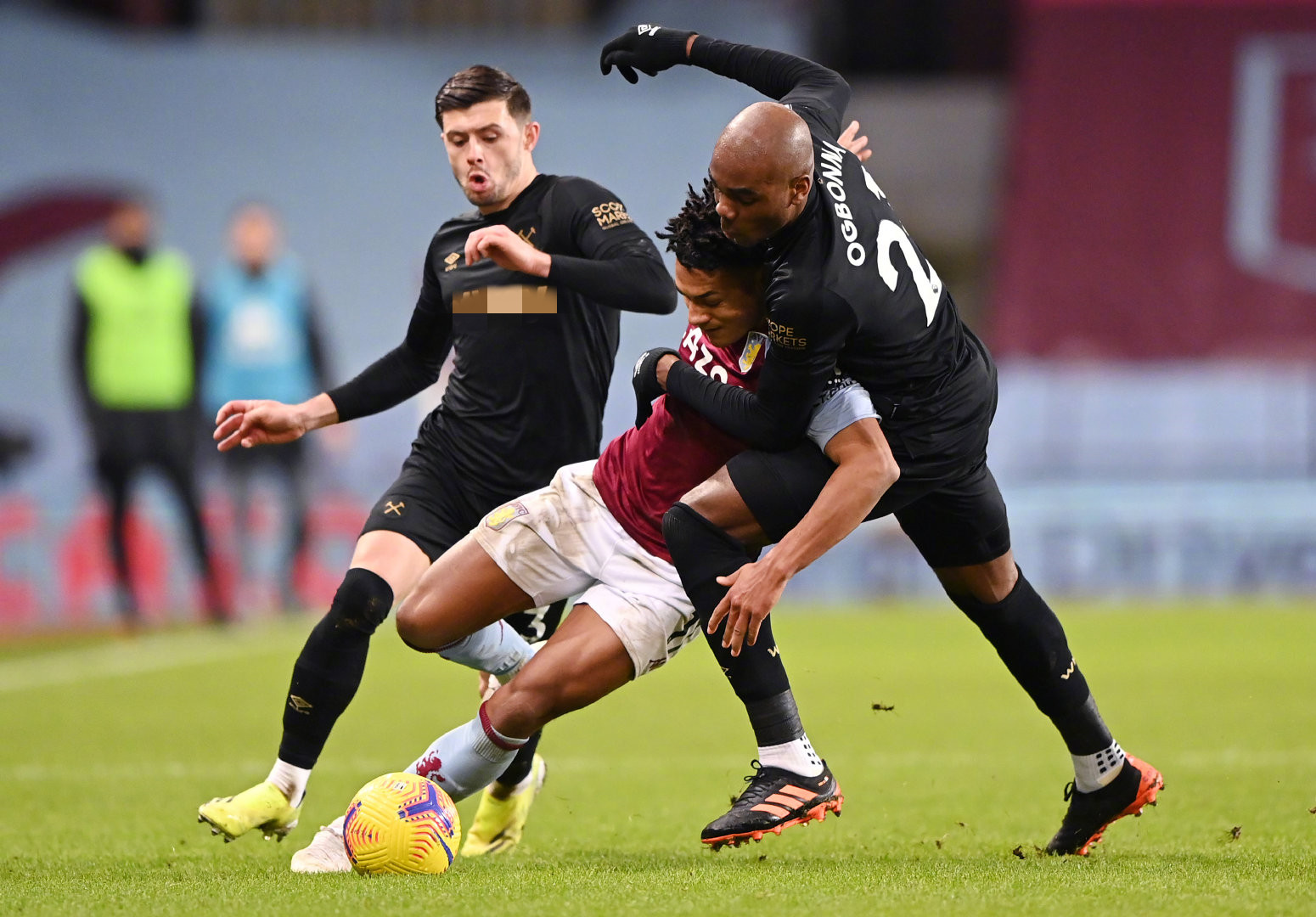 被曼联招致 被曼联招致